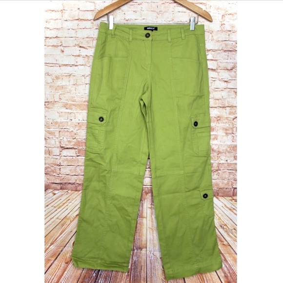 Metro Style | Y2K Loose Green Capri Cargo Pant - Picture 1 of 11